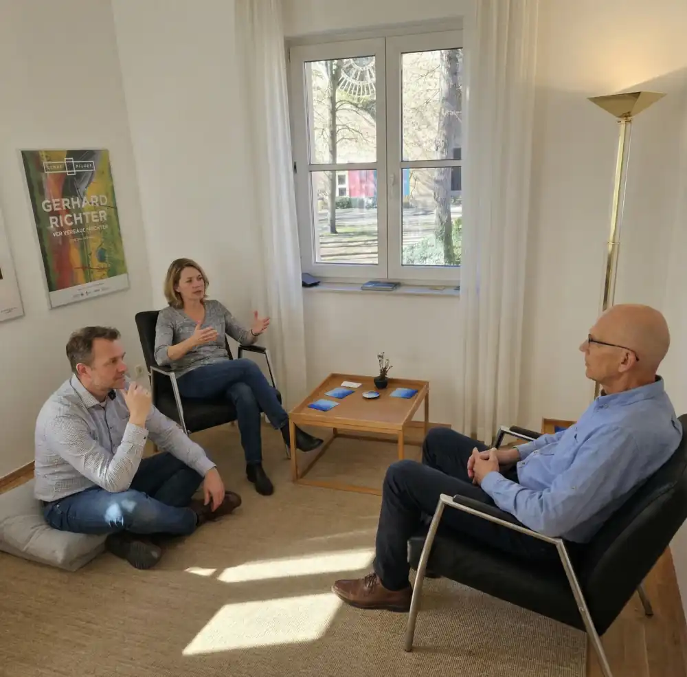 Paar im Gespräch während einer Paartherapie in Warendorf